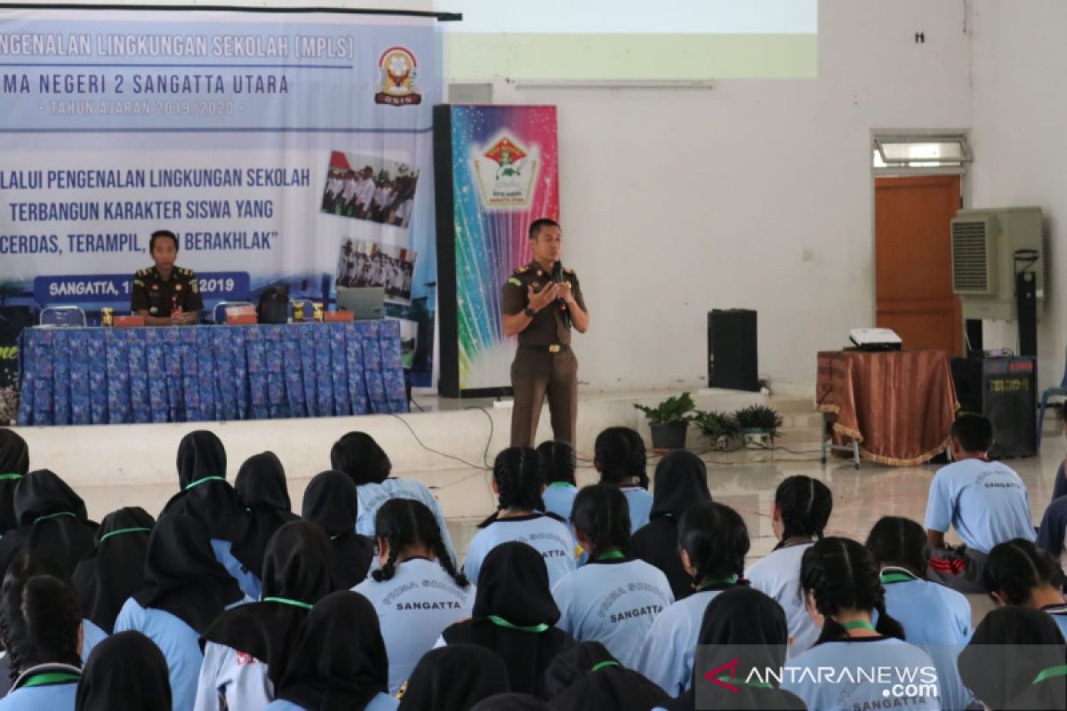 Sambut HBA dan HUT IAD Kejari Kutim Sosialisasi Narkoba