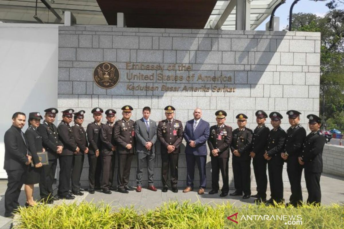 Polres Metro Jakarta Barat dapat Penghargaan dari DEA