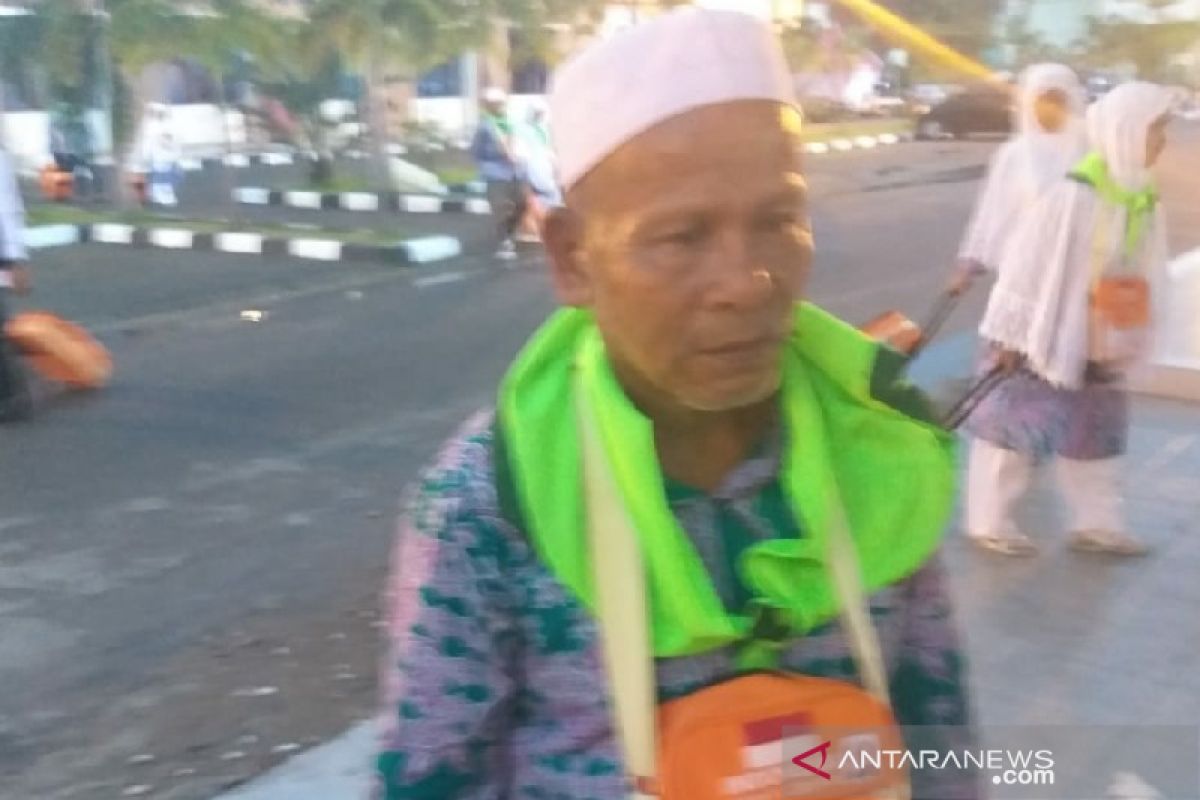 Pekebun kelapa asal Palas berangkat ke Mekkah