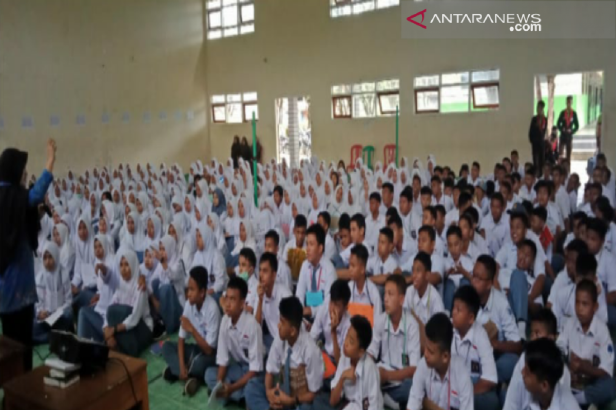 BNNP Sultra sosialisasikan bahaya narkoba di SMAN 2 Kendari