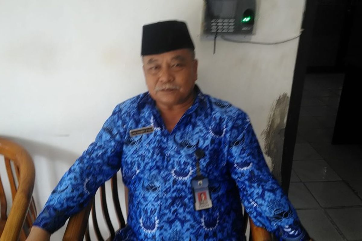 Disperindag Lebak  kendalikan harga cabai dengan pasar murah