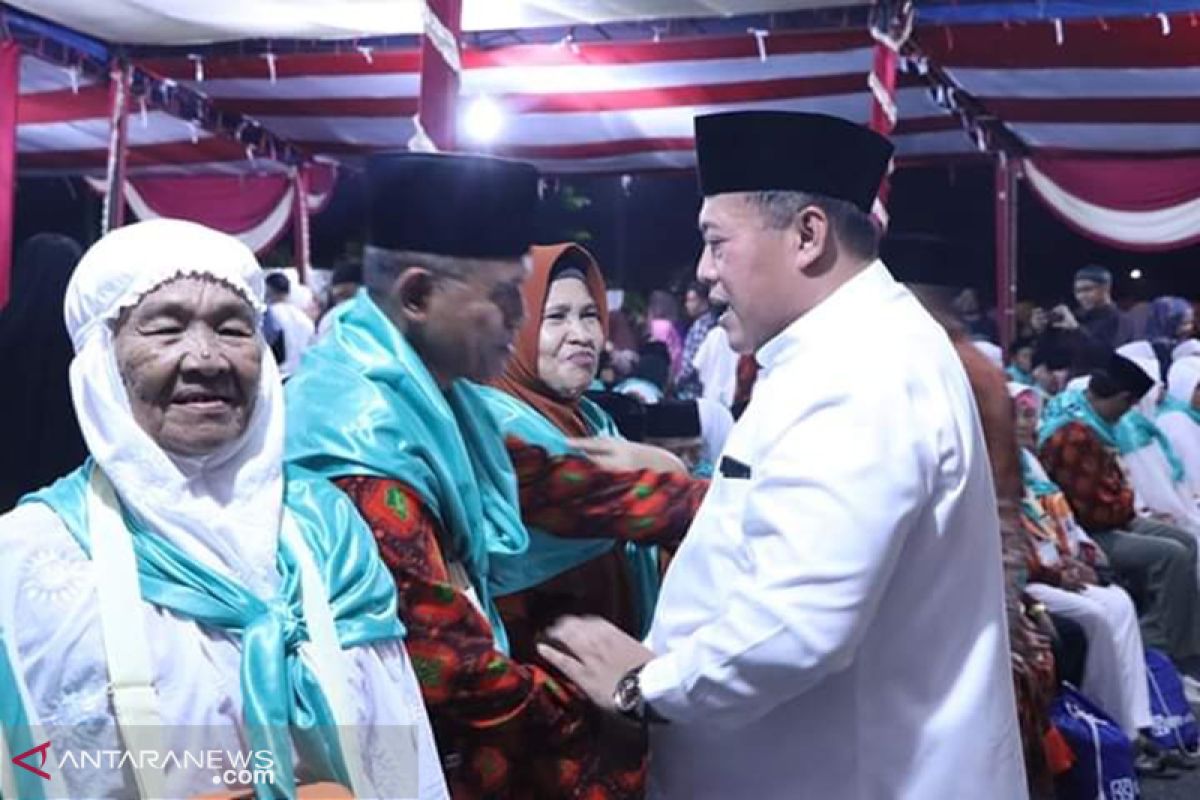 Ratusan jemaah calon haji sakit dan tujuh meninggal