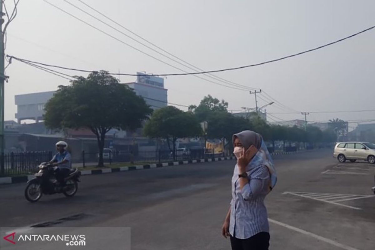 Orangtua di Dumai liburkan anak sekolah karena asap pekat