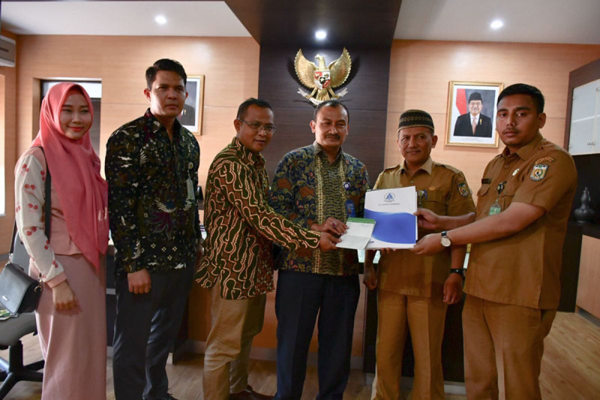 Taspen serahkan tabungan hari tua almarhum Kepala BPKK  Banda Aceh