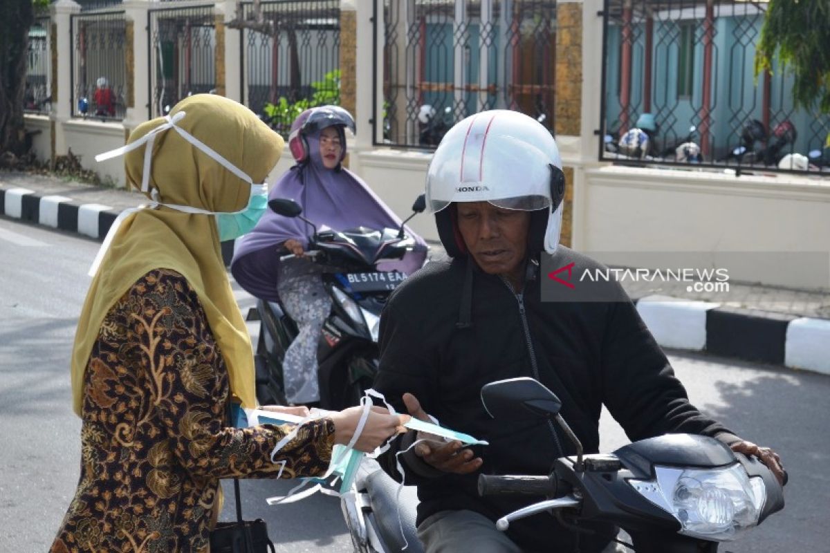 Dinkes Aceh Barat bagikan 2.500 masker untuk cegah dampak kabut  asap