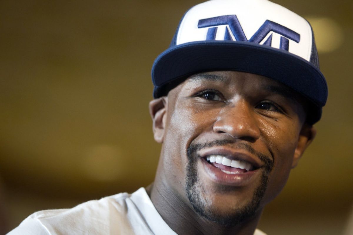 Mayweather dilaporkan akan tanggung biaya pemakaman George Floyd