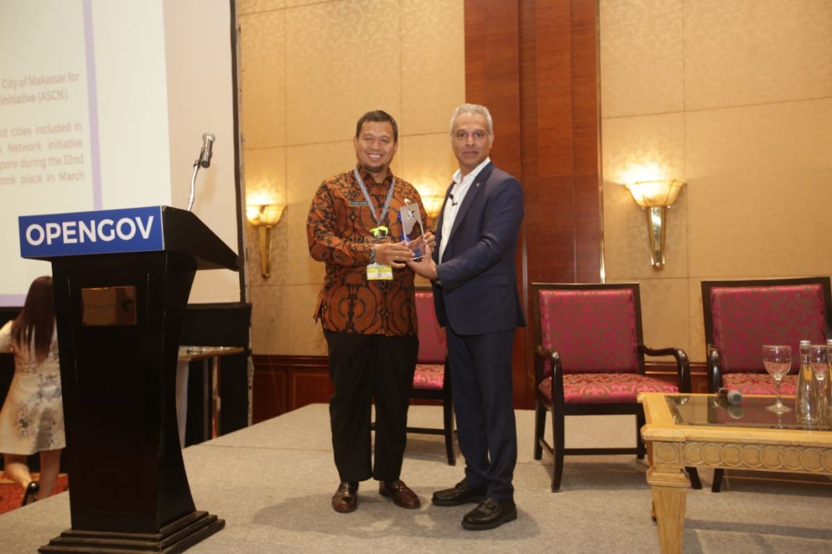 Pemkot Makassar terima penghargaan "Recognition of Excellence"