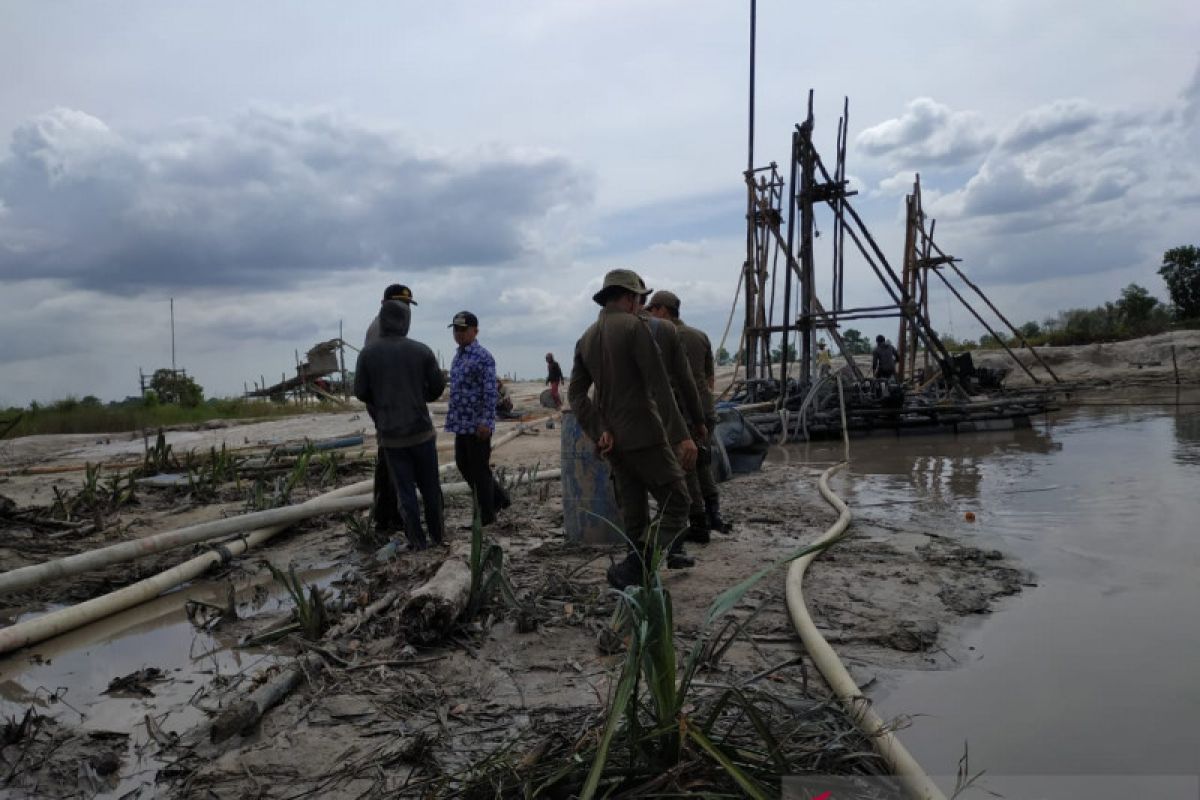 Tim gabungan tertibkan aktivitas tambang timah ilegal di Bangka Tengah