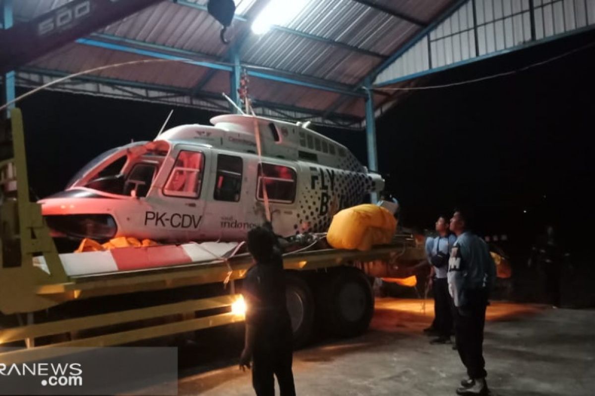 Badan helikopter yang jatuh di Lombok dievakuasi ke Lanud ZAM