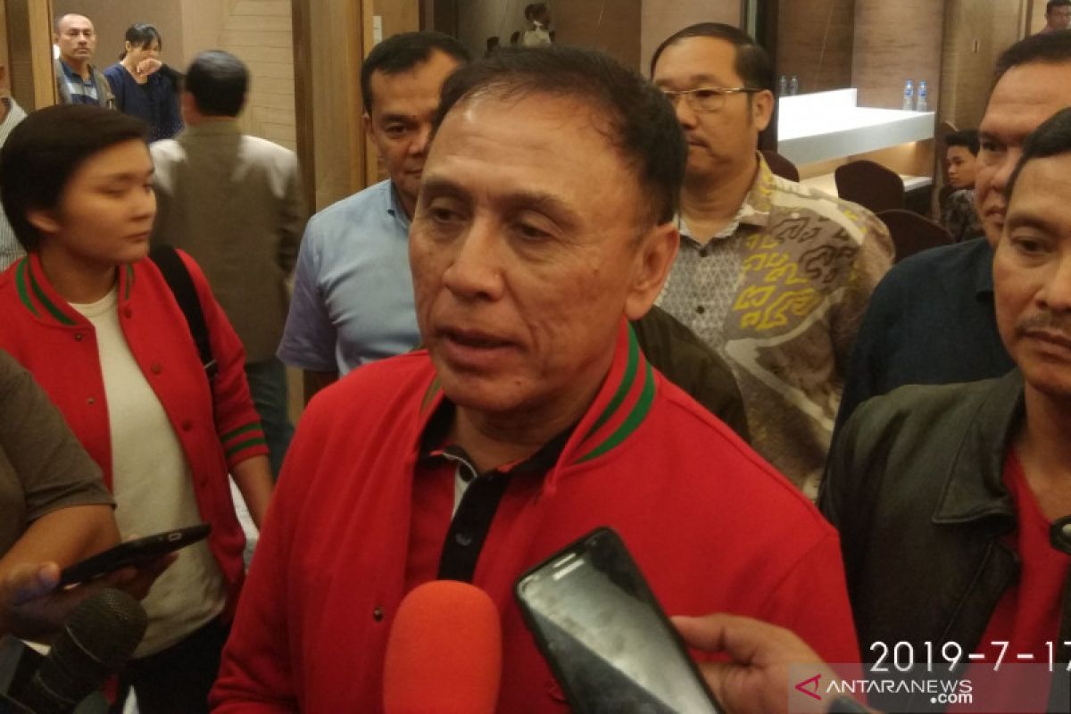 Iwan Bule terus galang komunikasi terkait keinginan menjadi Ketum PSSI