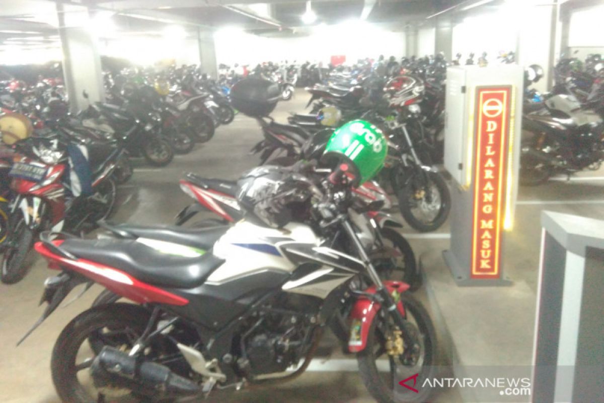 Sepeda motor yang parkir liar di kompleks GBK ditertibkan