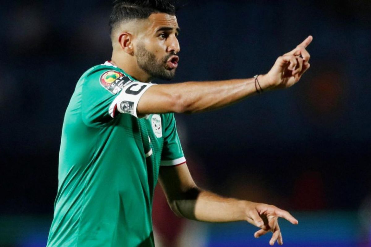 Riyad  Mahrez buka rahasia soal tendangan bebas