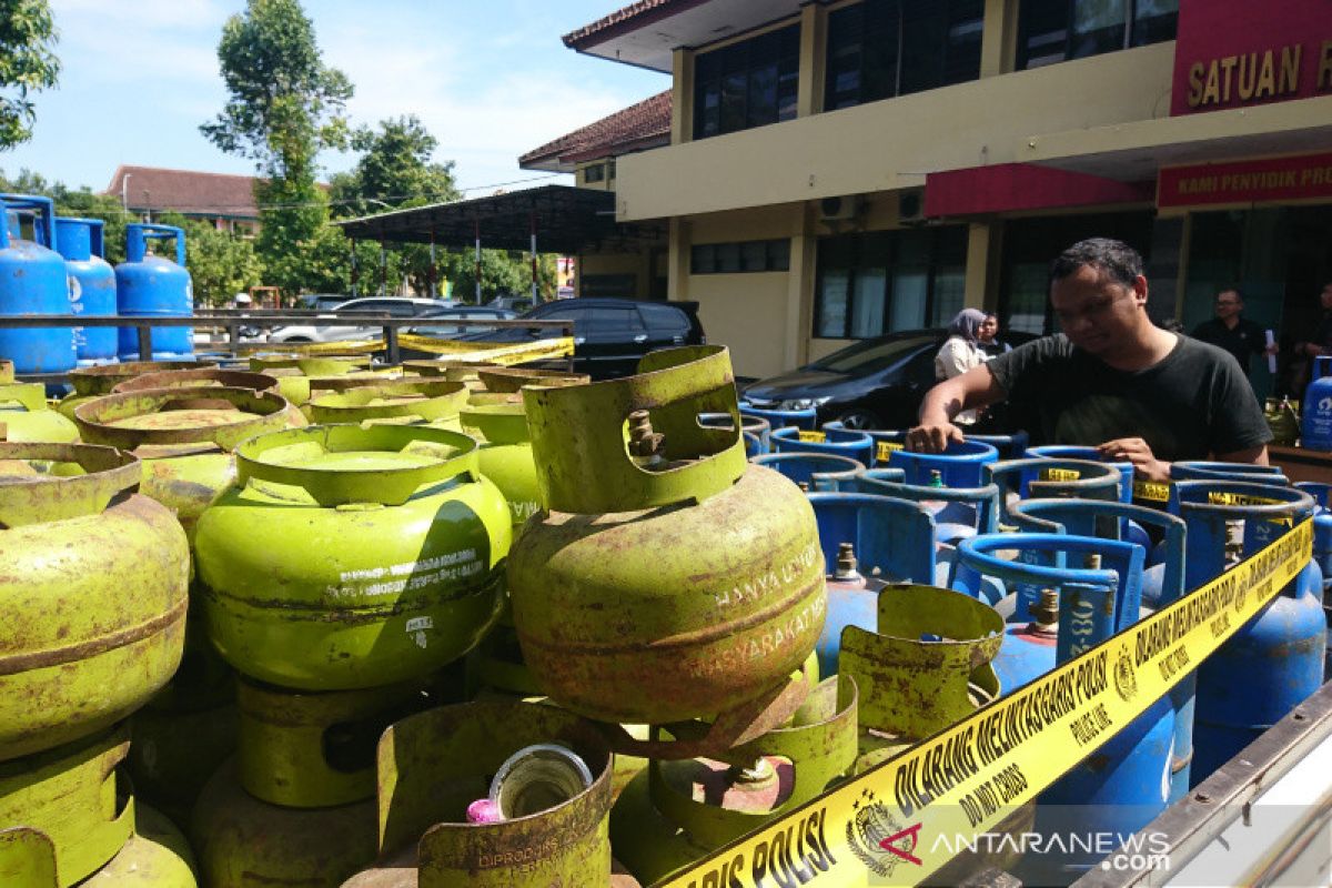 Pertamina tindak tegas pengoplos elpiji