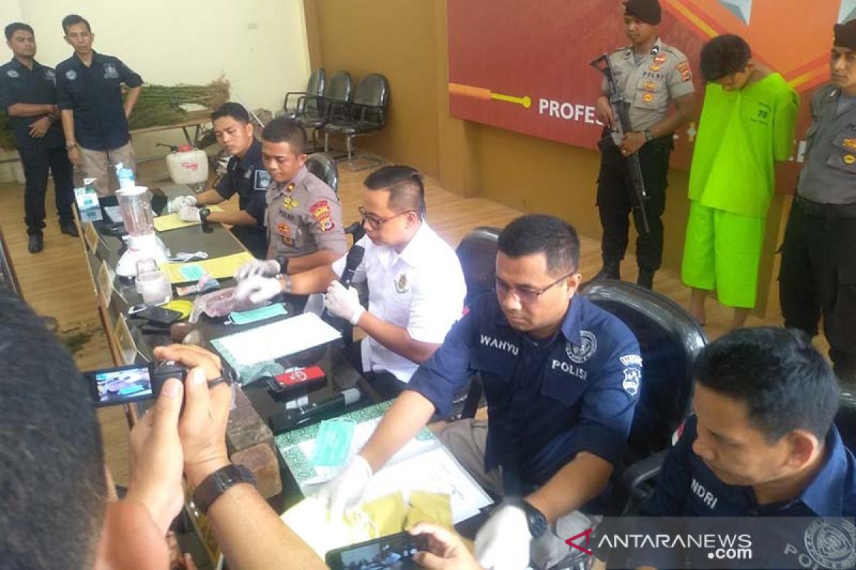 Polisi Lhokseumawe berhasil mengungkap sindikat pembuat pil ekstasi