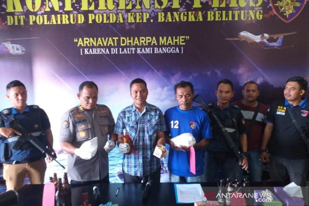 Ditpolairud Babel amankan kapal penangkap ikan menggunakan bom