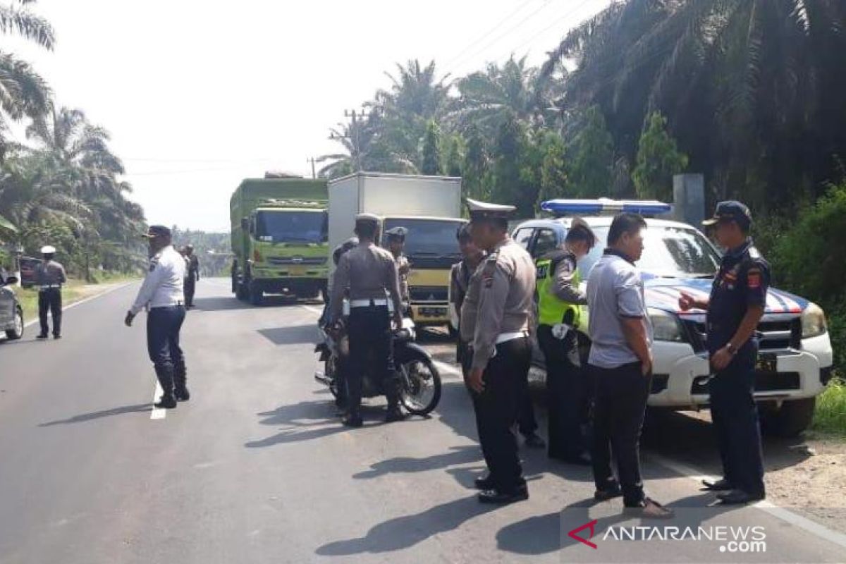 Puluhan kendaraan ditilang saat razia gabung di Palembayan Agam