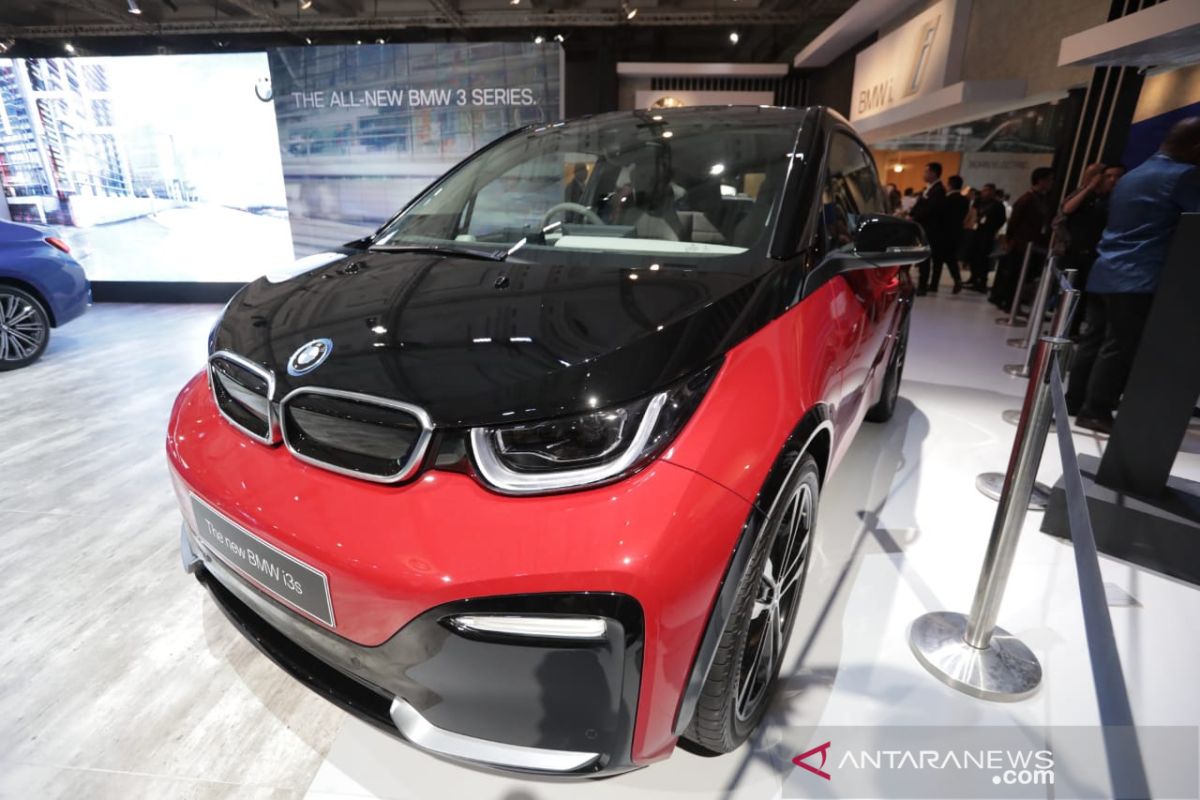 BMW perkenalkan mobil listrik seharga Rp1,299 miliar
