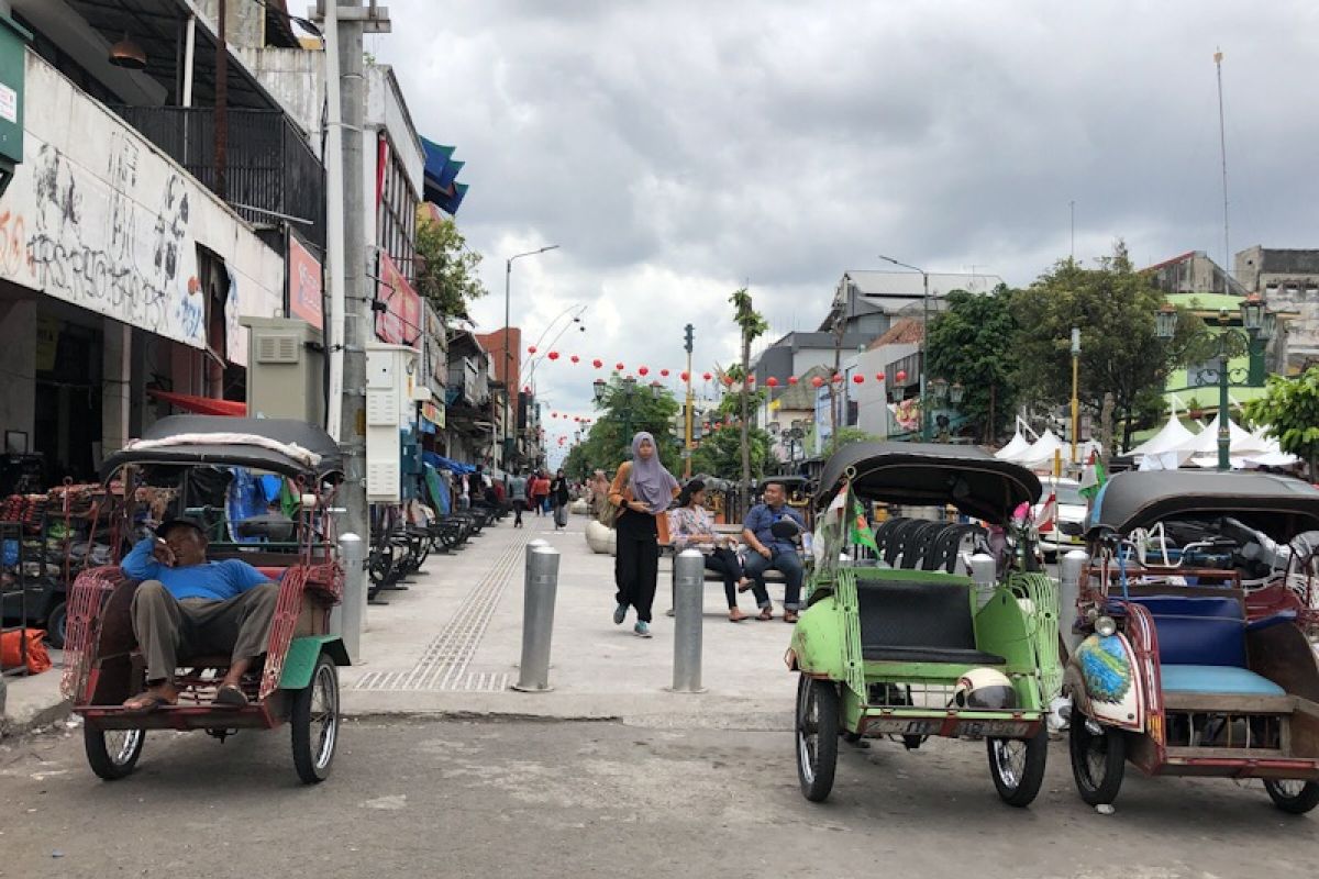 PKL sisi barat Malioboro ditata saling membelakangi