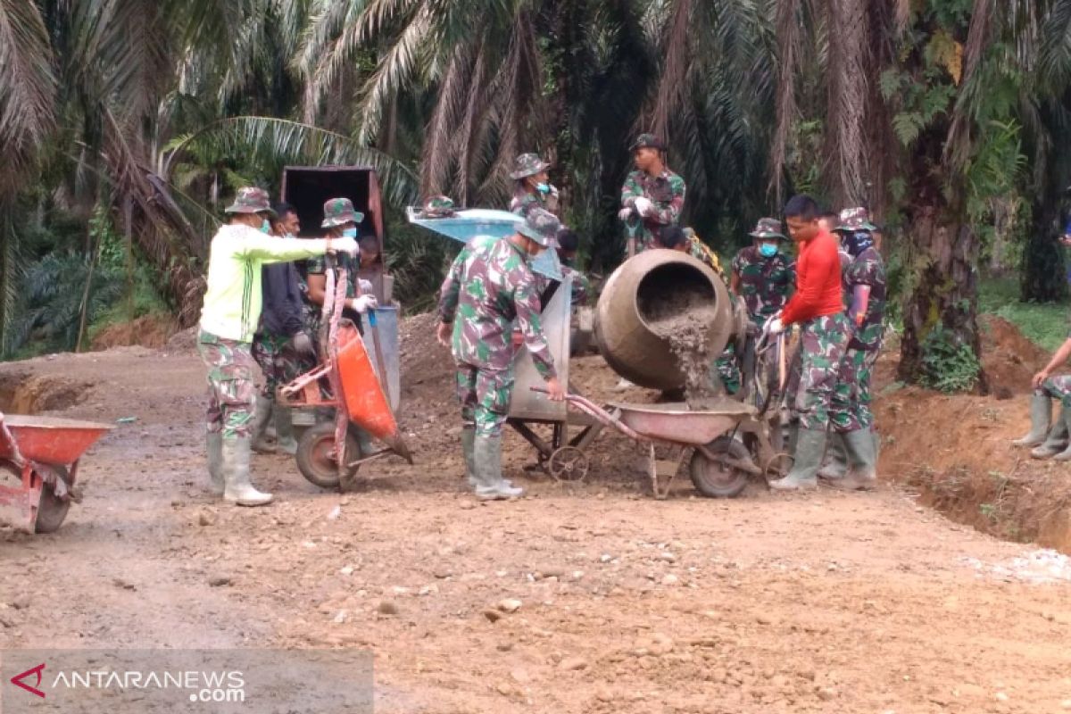 Meski terkendala cuaca, Satgas TMMD tetap bekerja sesuai target