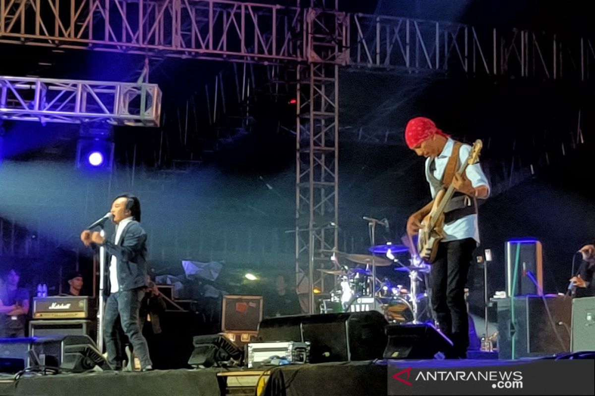 Dewa 19 hibur "adik-adik" milenial di We The Fest 2019