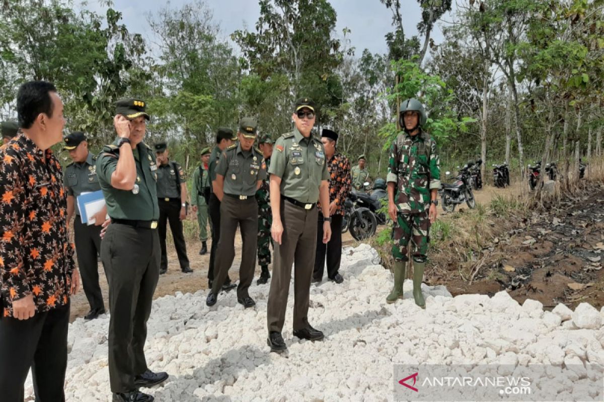 Kasdam IV/Diponegoro mengharapkan ke-105 TMMD di Gunung Kidul tepat waktu