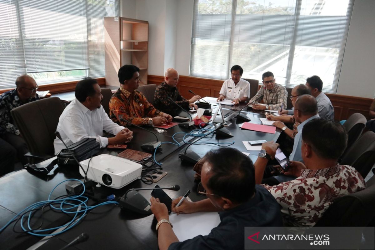 Bupati Belitung Timur ingatkan PT Steelindo Wahana Perkasa terkait HGU
