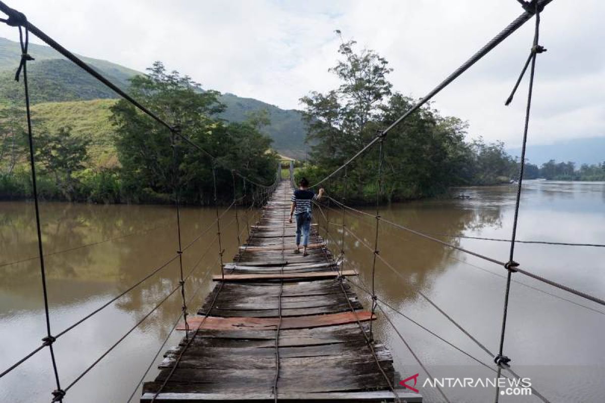Pemkab Jayawijaya dorong penggantian jembatan semi tradisional