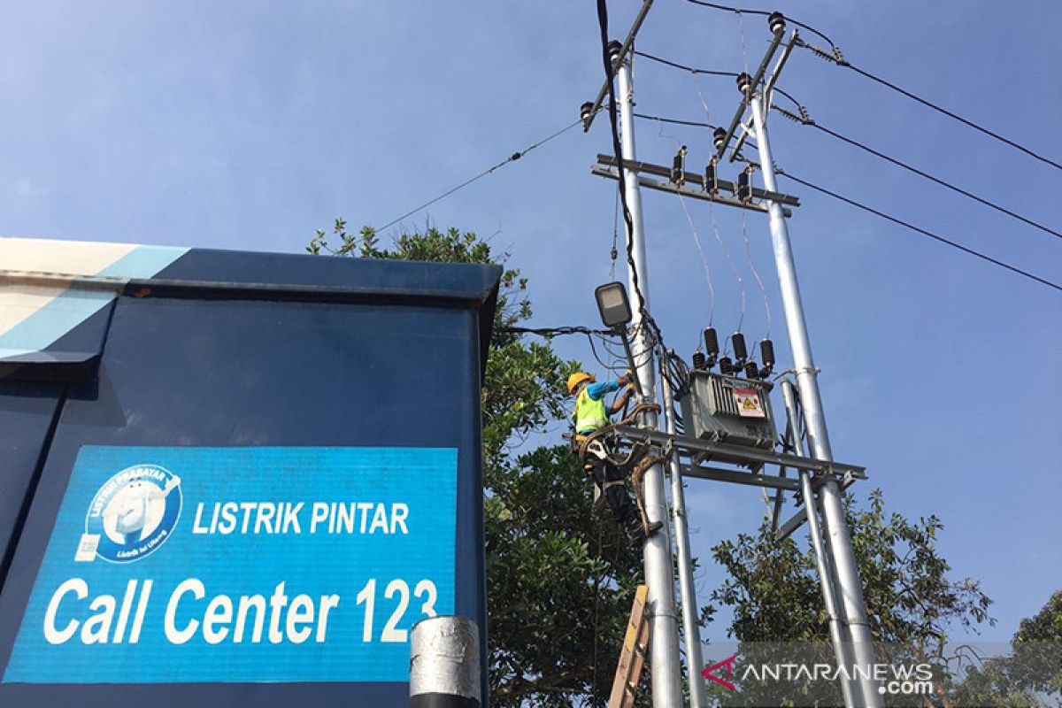 PLN tuntaskan pemasangan jaringan listrik 145 desa di Rohul