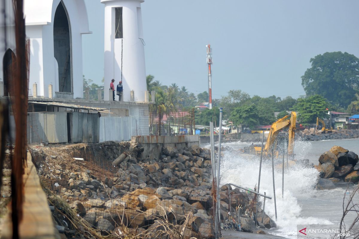 Perairan Mentawai waspadai gelombang enam meter hingga tiga hari ke depan