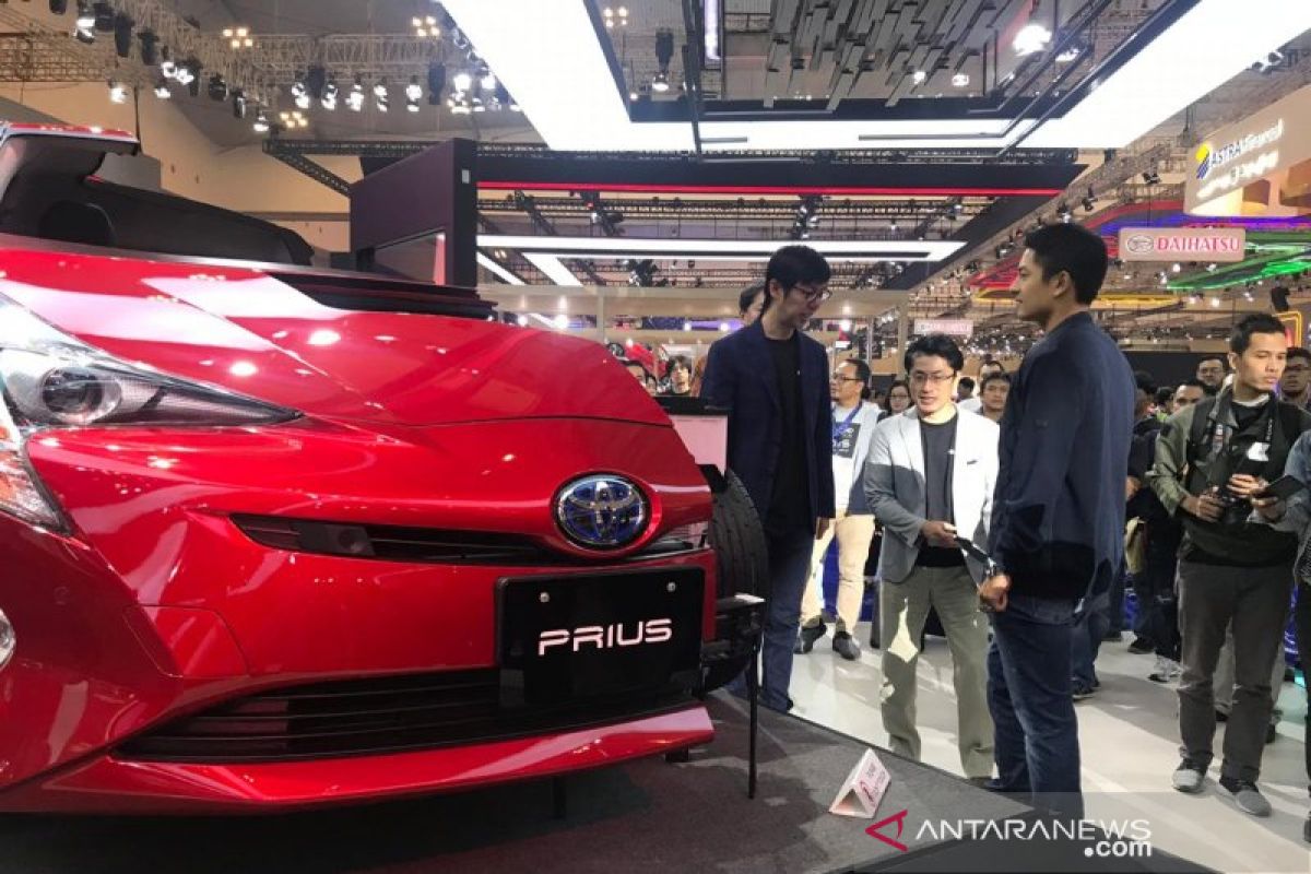 Penjualan mobil Hibrid Toyota tumbuh pesat, ini kelebihannya