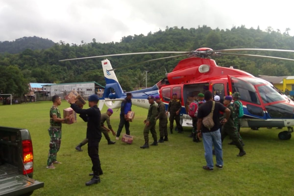 Tim gabungan salurkan bantuan logistik ke pelosok Halsel