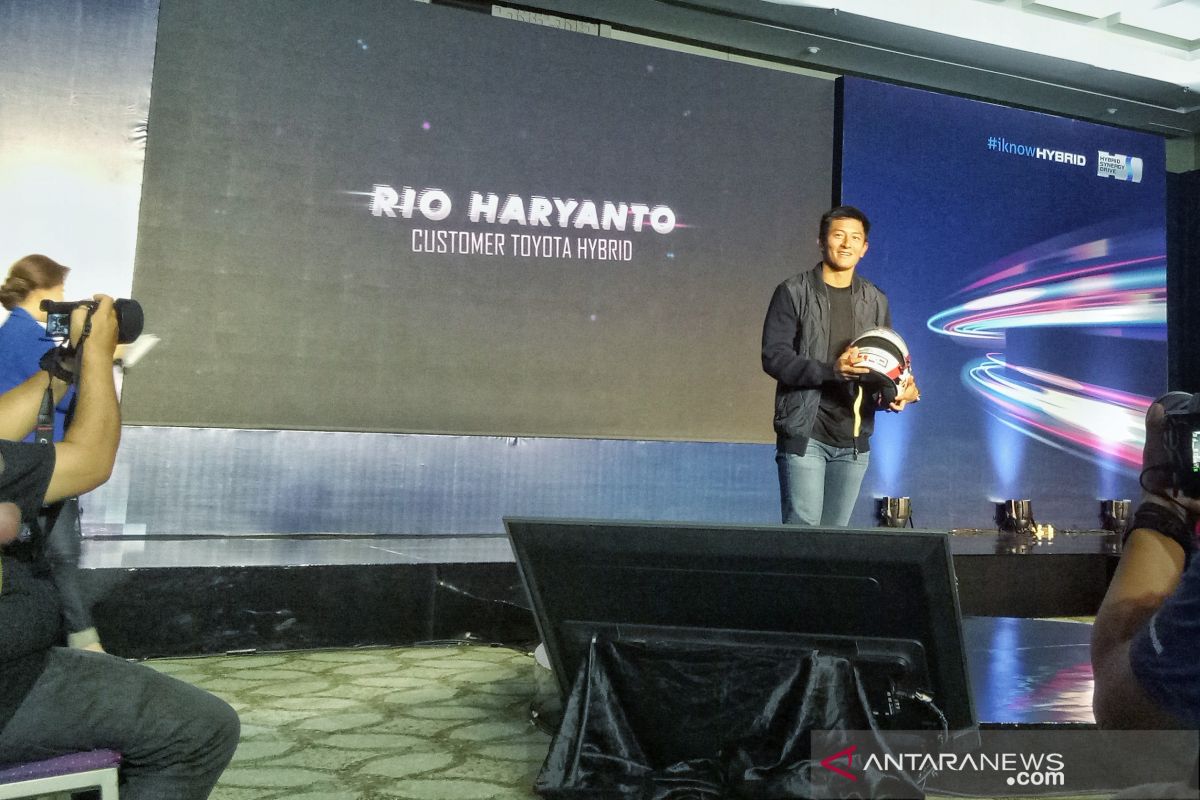 Alasan Rio Haryanto beli Toyota CHR hybrid