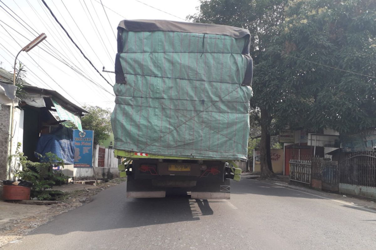 Warga Mesuji keluhkan debu dan polusi dari kendaraan besar pengangkut barang