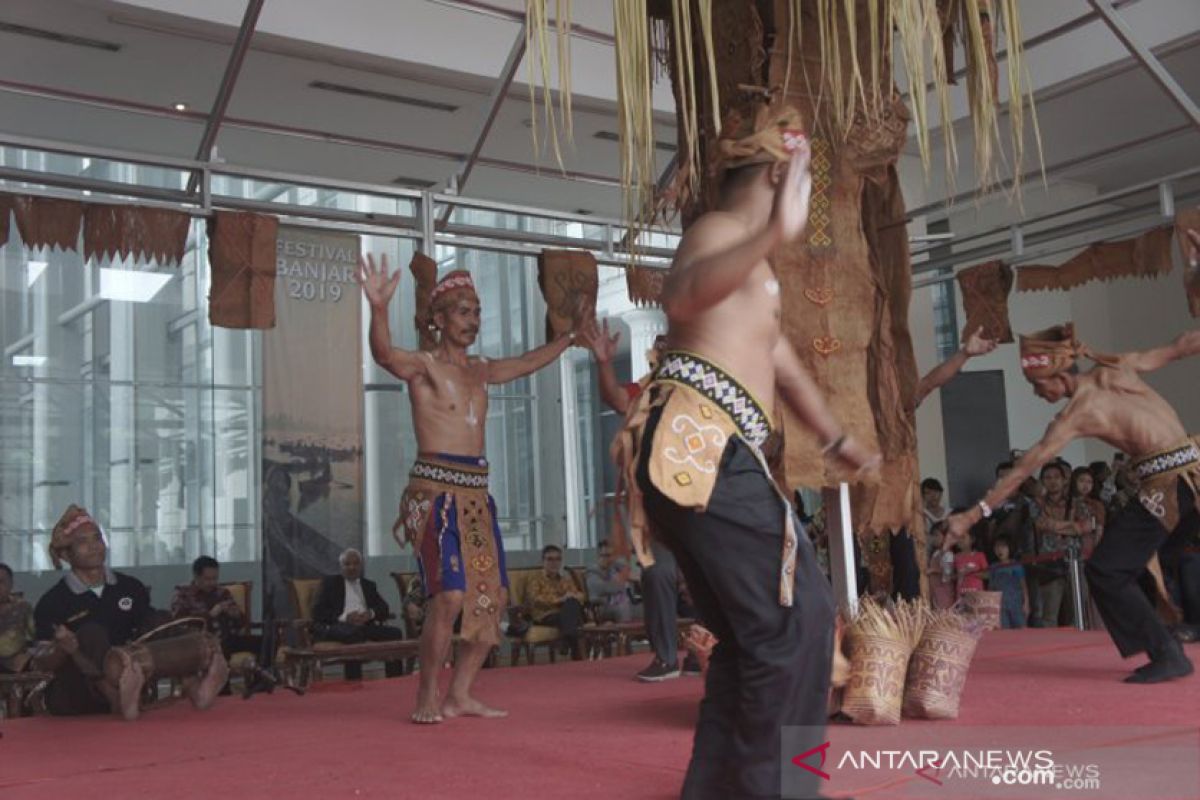 Tari Betandik Dayak pukau para duta besar