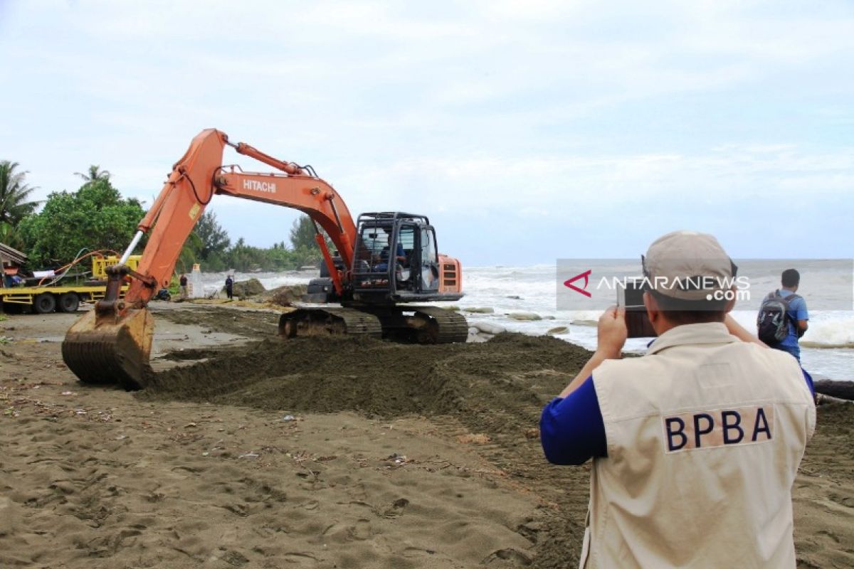 BPBA:  Butuh konstruksi khusus tangani gelombang pasang di Aceh Barat