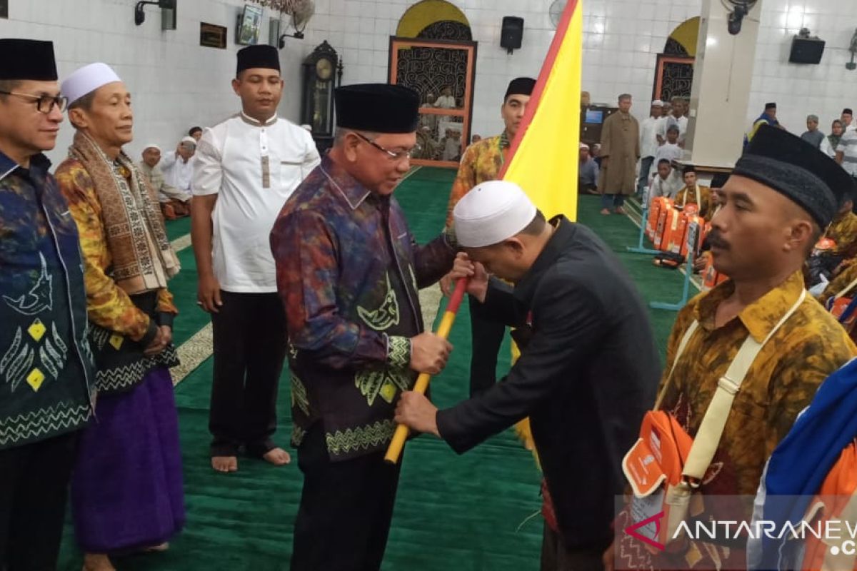 Bupati harap jemaah calon haji khusyu beribadah