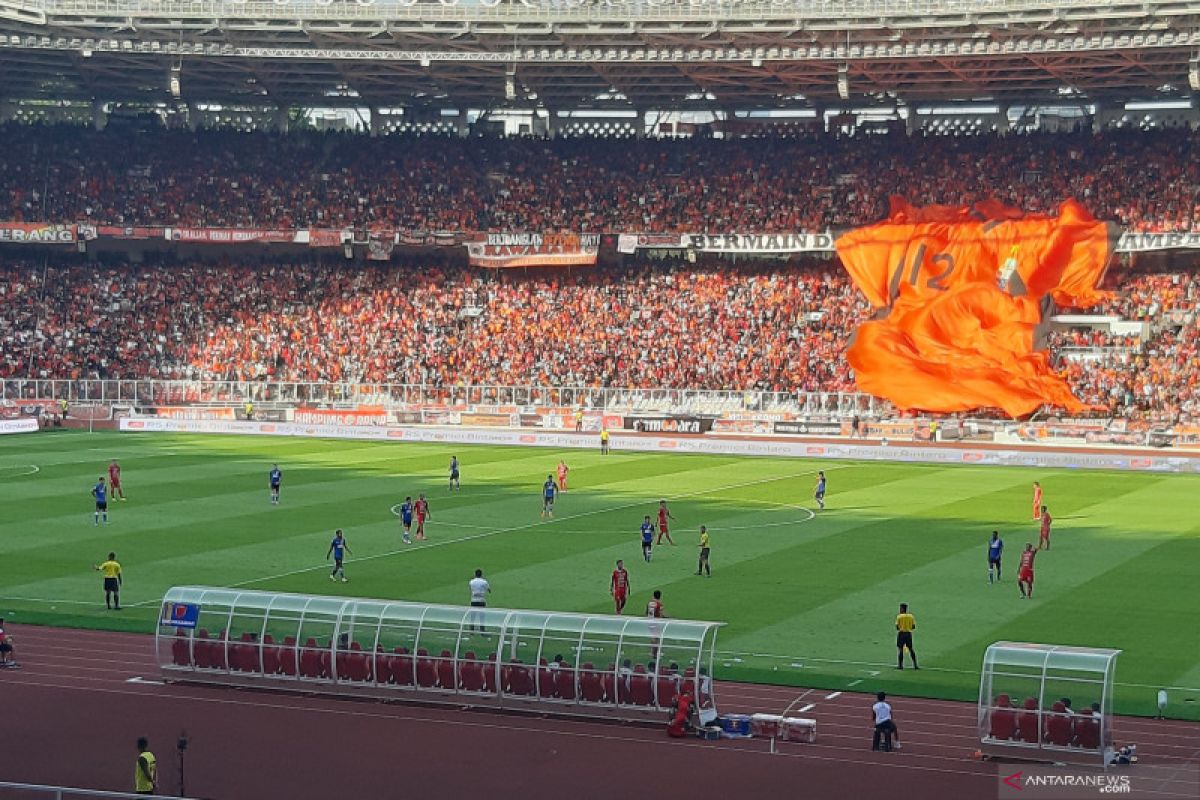 Persija versus PSM sama kuat 0-0 babak pertama