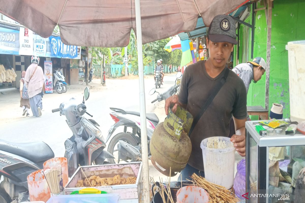 Pedagang menjerit tingginya harga gas elpiji 3 Kg