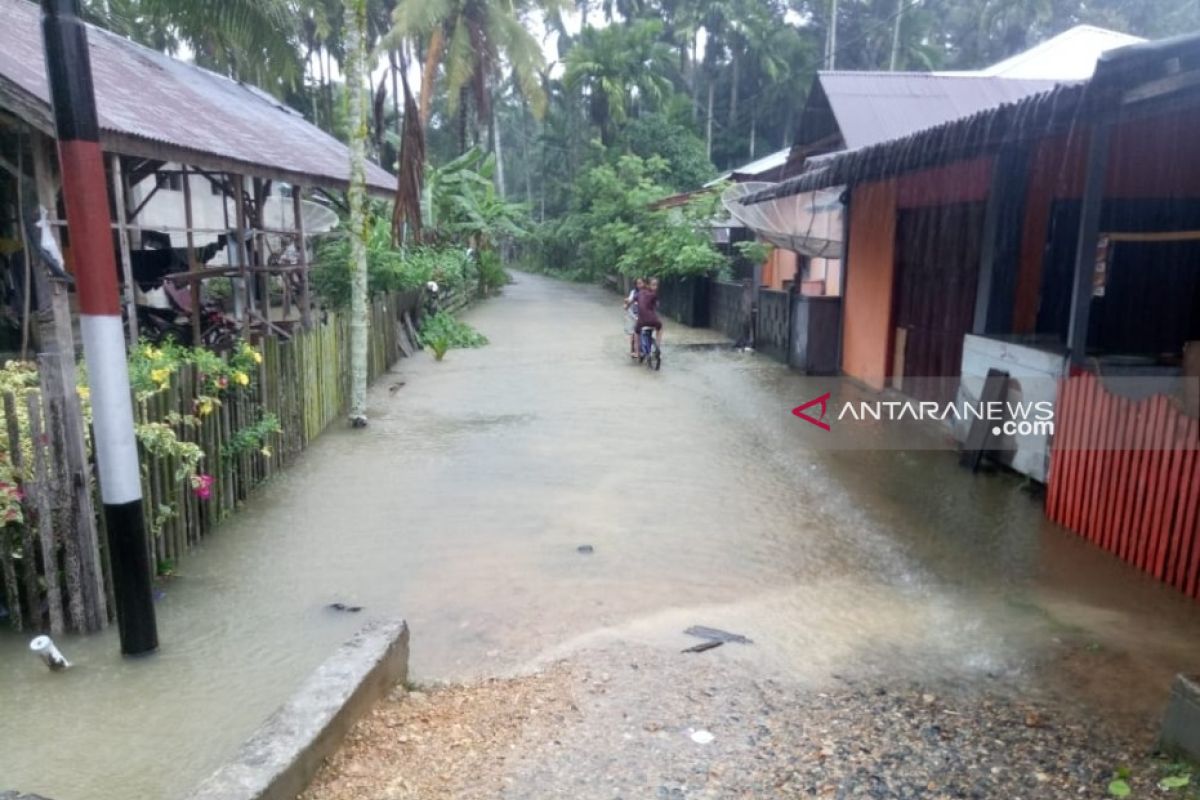 Banjir rendam sejumlah rumah di Aceh Jaya