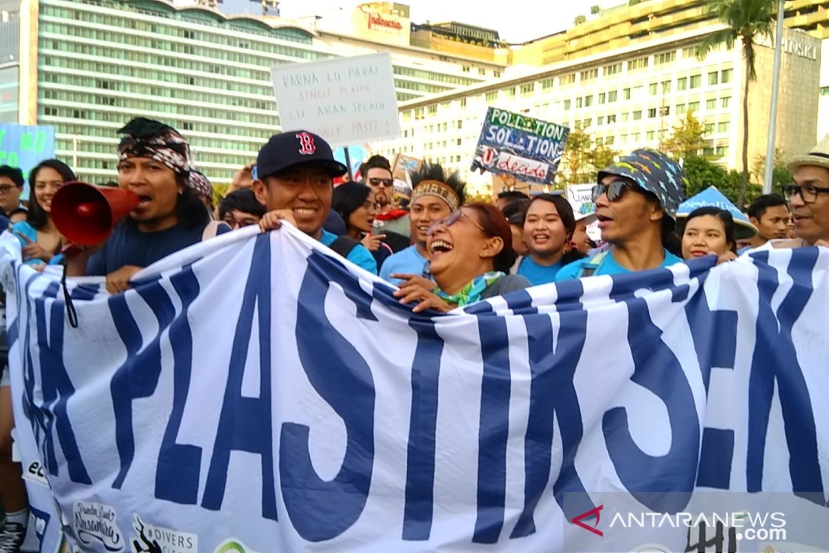 Pawai tolak plastik sekali pakai dipimpin Menteri Susi