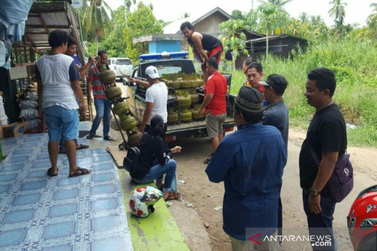 Polisi gerebek pangkalan gas elpiji nakal