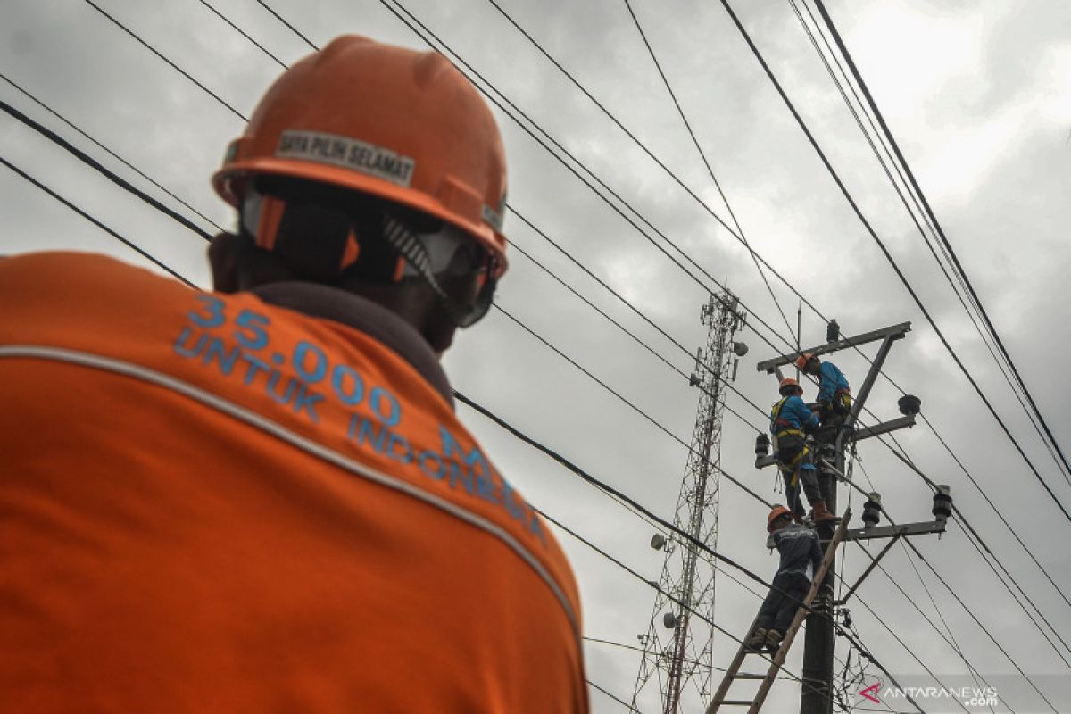 PLN berhasil memulihkan secara bertahap pemadaman listrik serentak