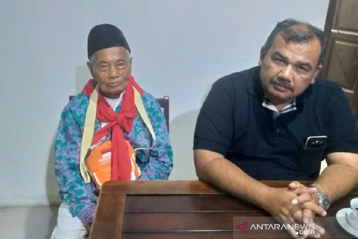 Jamaah haji tertua Padang Sidempuan jual kebunnya naik haji