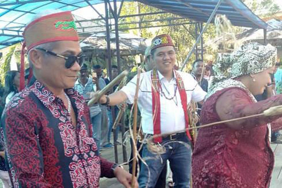 Adat dan budaya wajib dilestarikan, kata Legislator Bartim