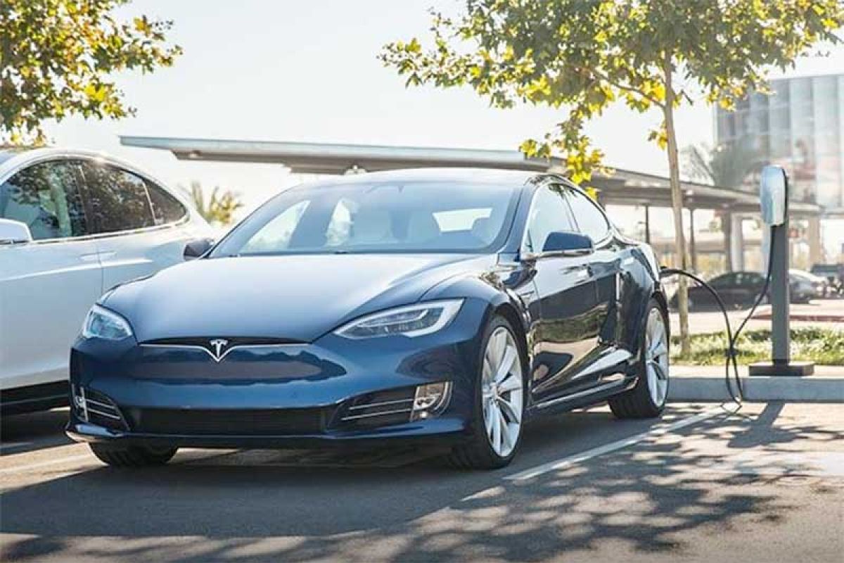 Tesla rampungkan pabriknya di Shanghai