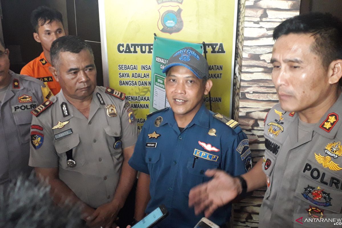 Petugas Kesyahbandaran Toboali urus pemulangan ABK kapal karam