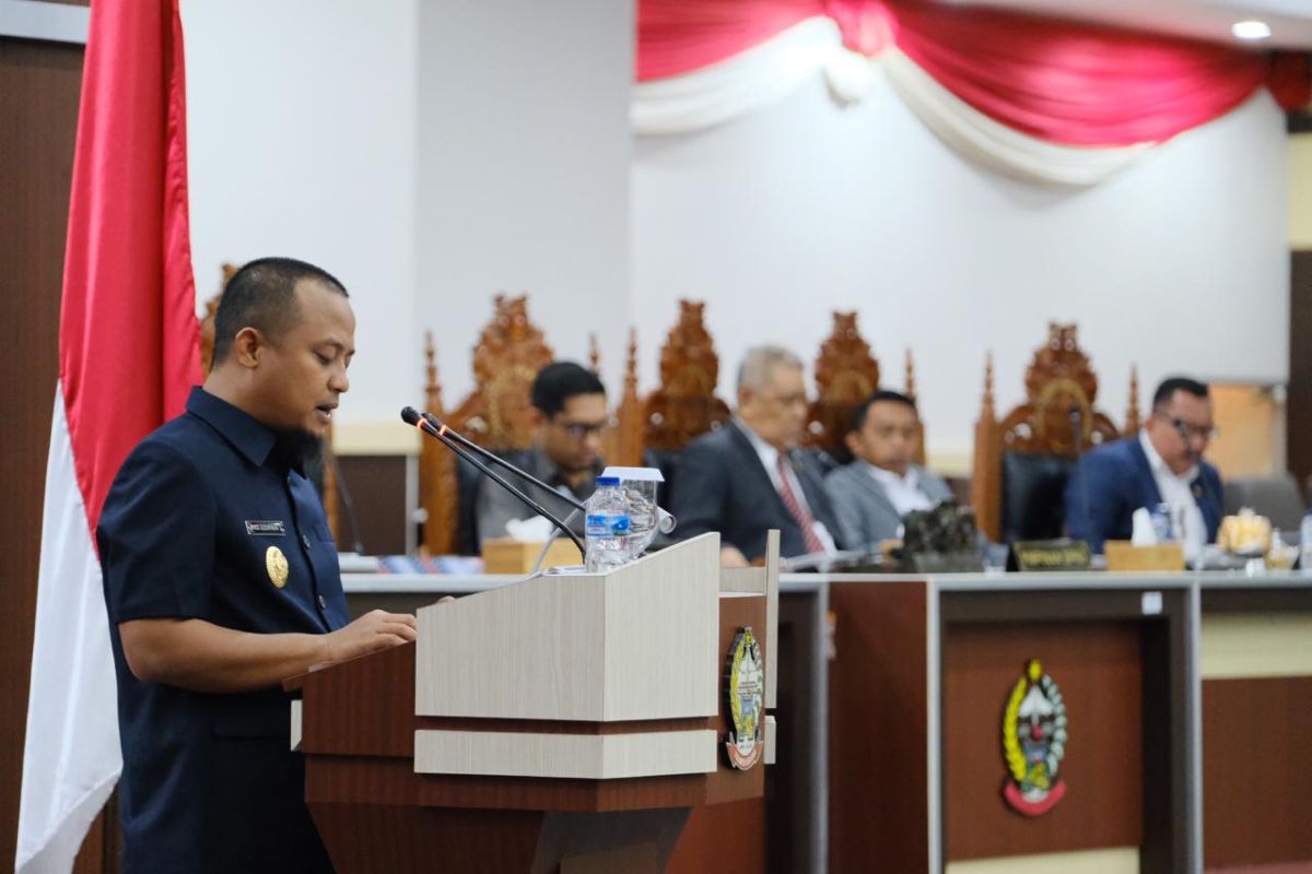 Pemprov jawab Pengadaan Pelabuhan Regional pada paripurna DPRD Sulsel