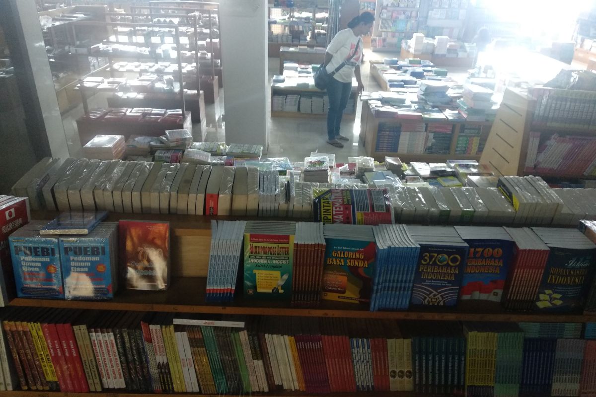 Pasar Jaya harapkan pedagang Pasar Buku Kenari terus beroperasi