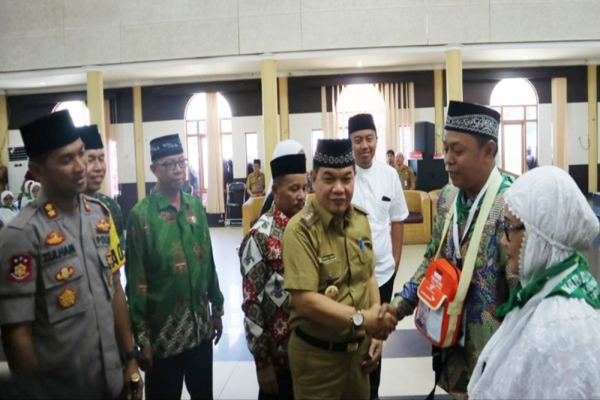 Bupati berangkatkan jamaah haji Barito Timur