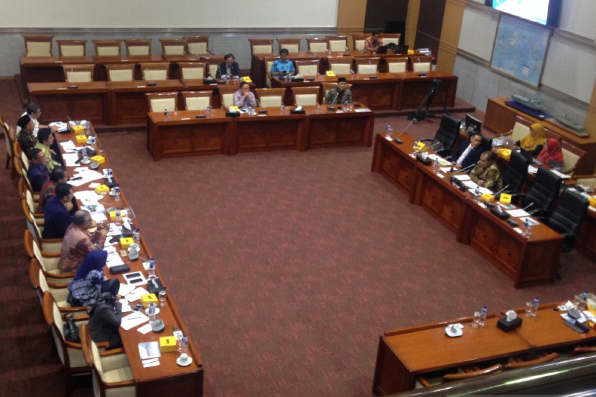 Komisi I DPR minta KPI awasi isi siaran agar sejalan Pancasila